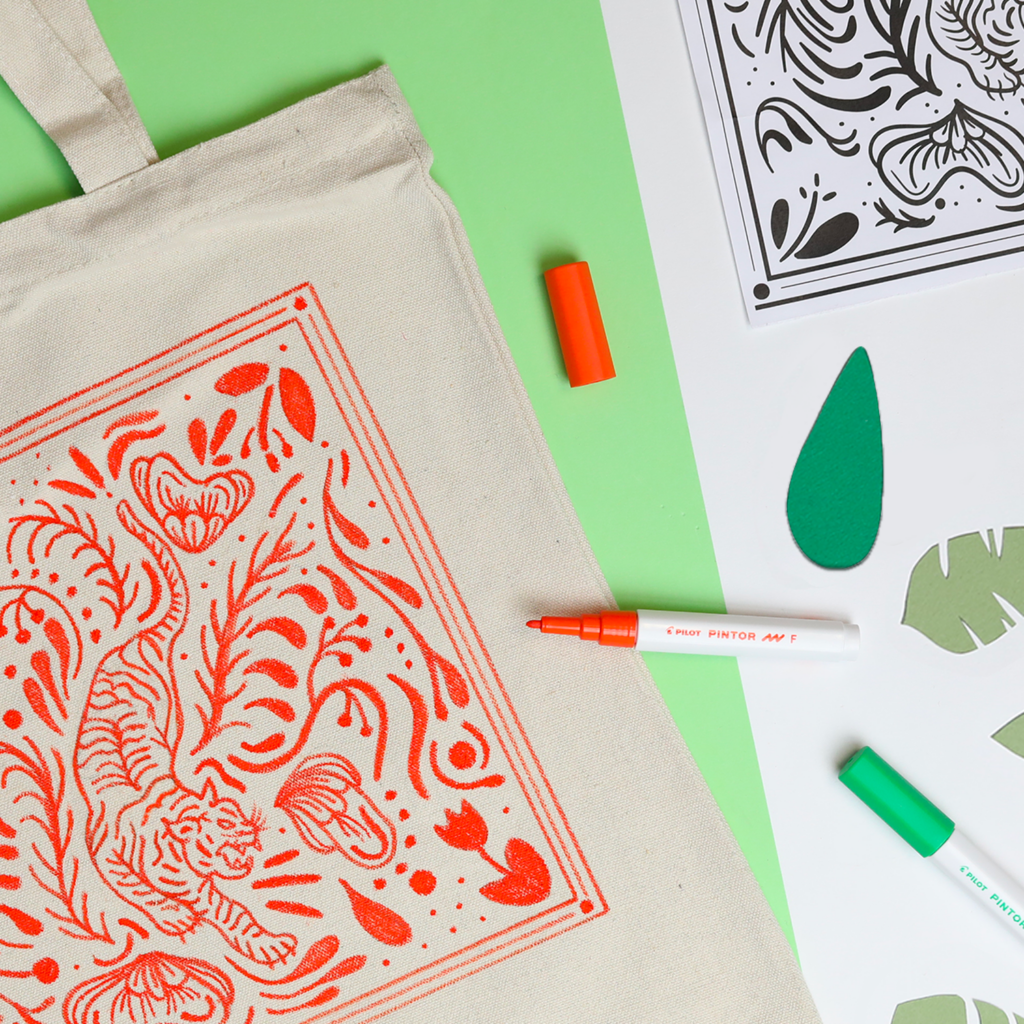 tote bag with a pintor